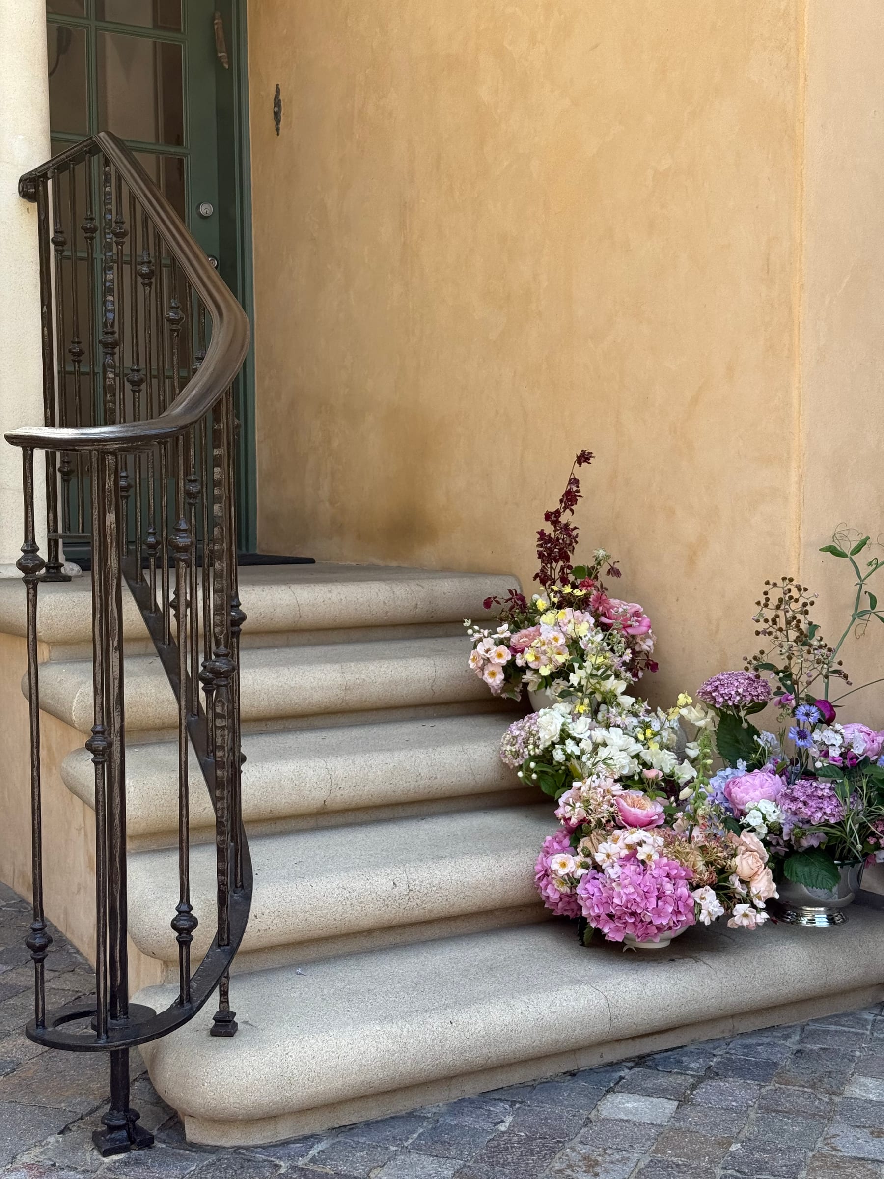 Outdoor urn, garden 2025